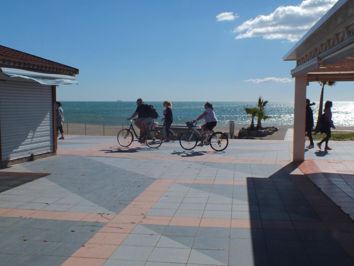 Apartamentos J&K Torremolinos Exterior foto